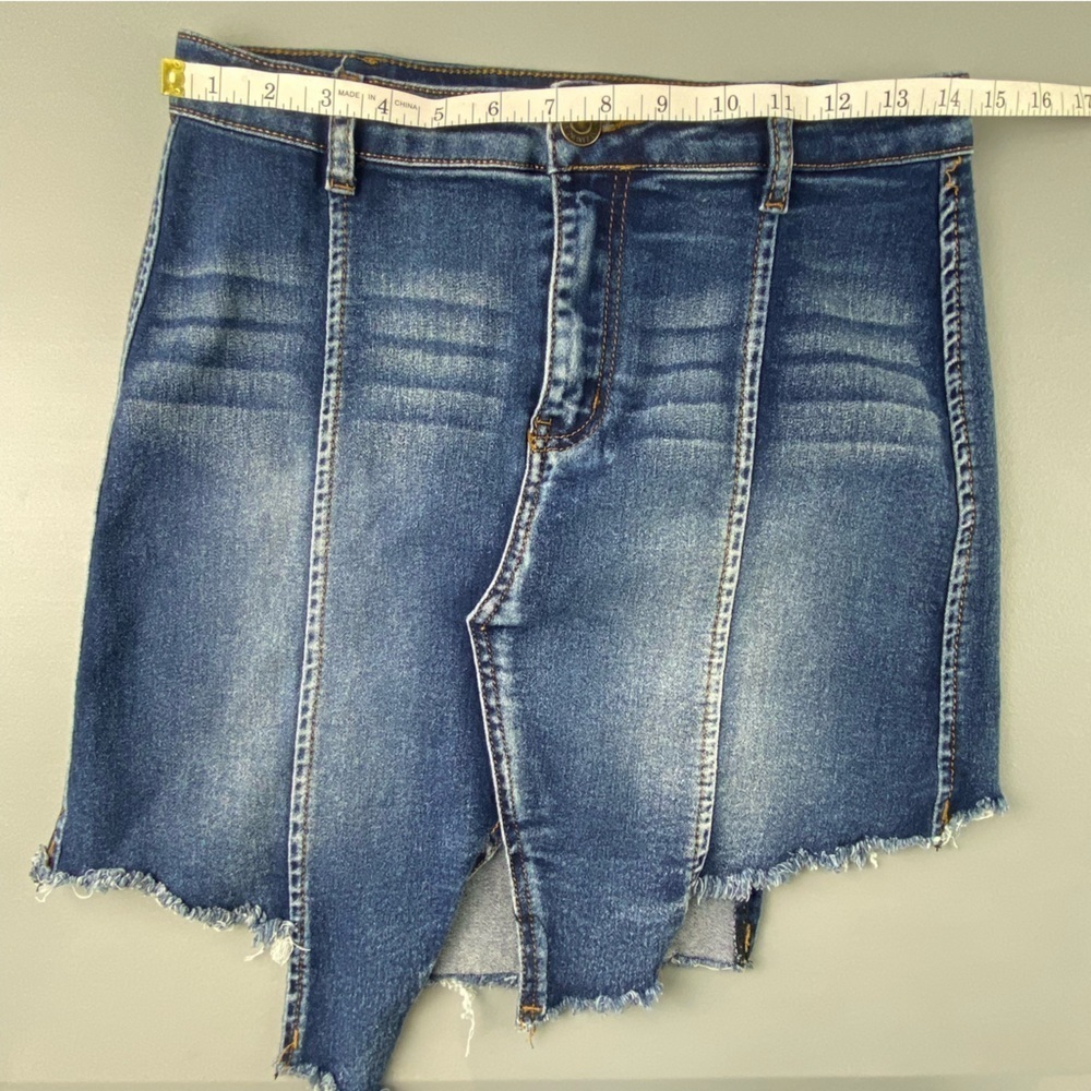 Machine torn up look blue jean mini skirt with stretch size large - Picture 7 of 12